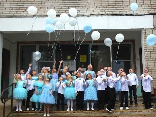 💃🕺Выпускные балы прошли для дошколят Демянского округа
В детских садах Демянского округа прогремел