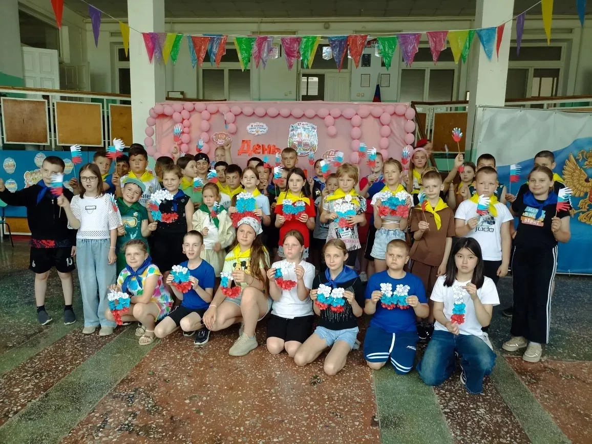 С любовью к Родине и к жизни! ❤️

В «Колоске» прошел особенный день — День России. Ребята вложили вс