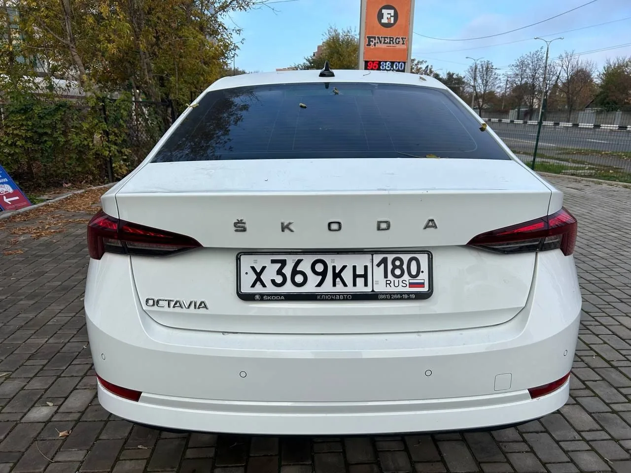 Skoda Octavia
Год выпуска: 2021
Тип КПП: Автоматическая
Объем двигателя: 1.6 литра
Тип топлива: бенз