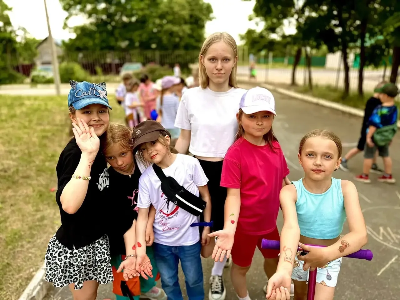«Арт-талант: остров хорошего настроения» — наш день в красках!

Сегодняшний день в нашем лагере был 