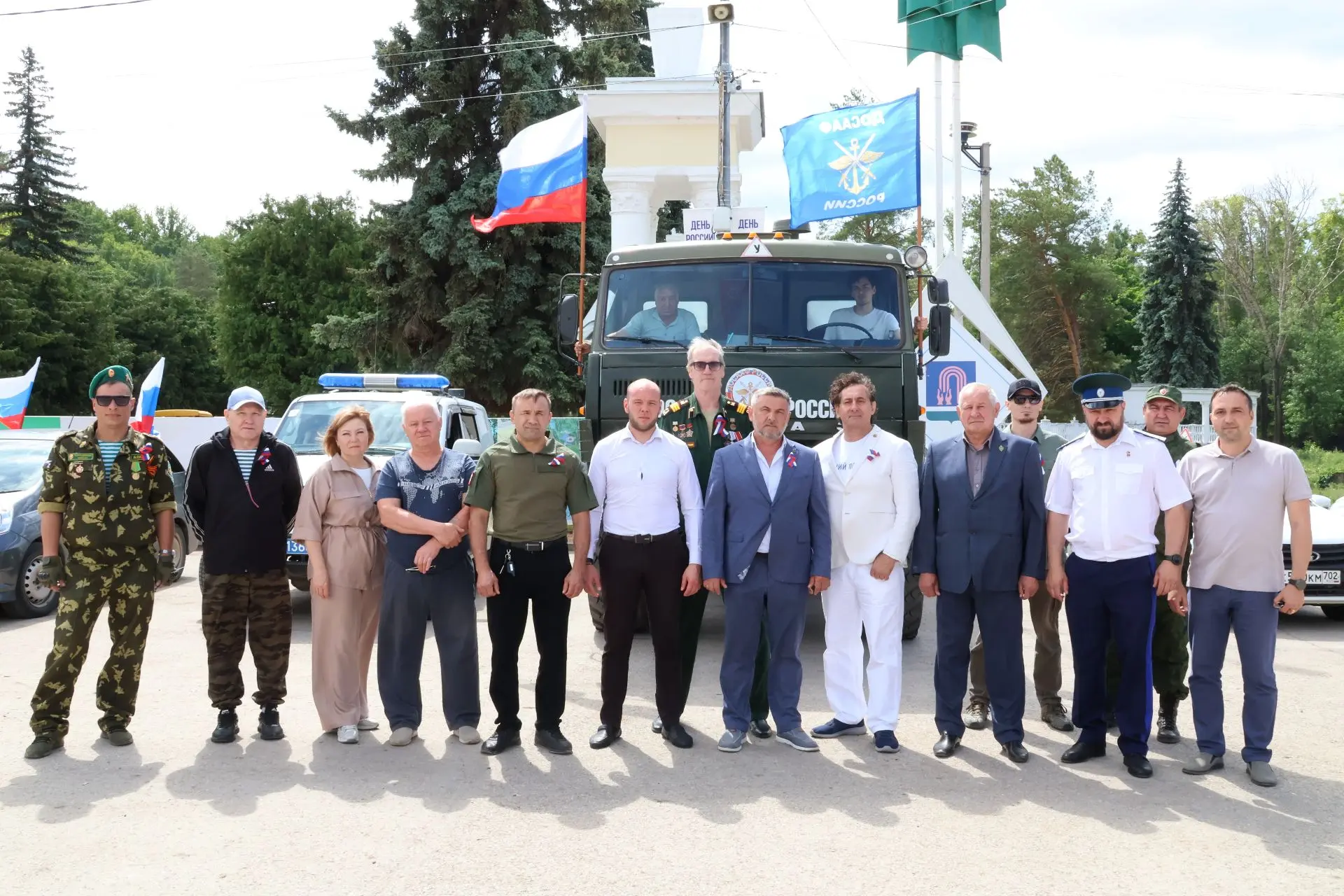 В Октябрьском представители Октябрьской автошколы ДОСААФ России, Совета ветеранов боевых действий и 