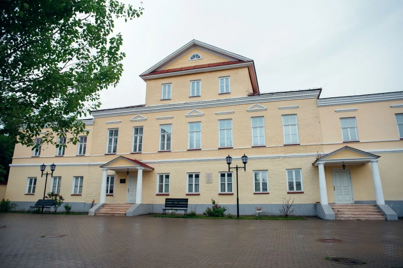 А вот и правильный ответ на загадку с прошлой недели! 

Многие верно угадали на фотографии усадьбу Г