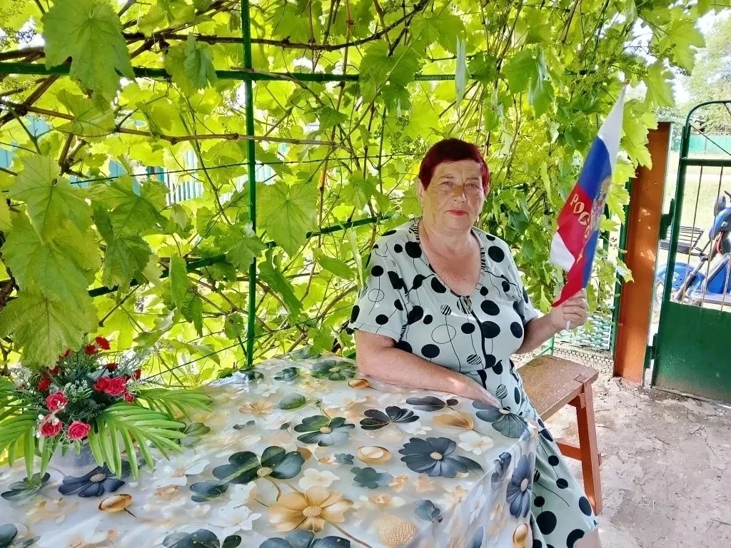 Социальные работники ОСО№7 МБУ ЗР «ЦСО» поздравляют своих получателей  социальных услуг с наступающи