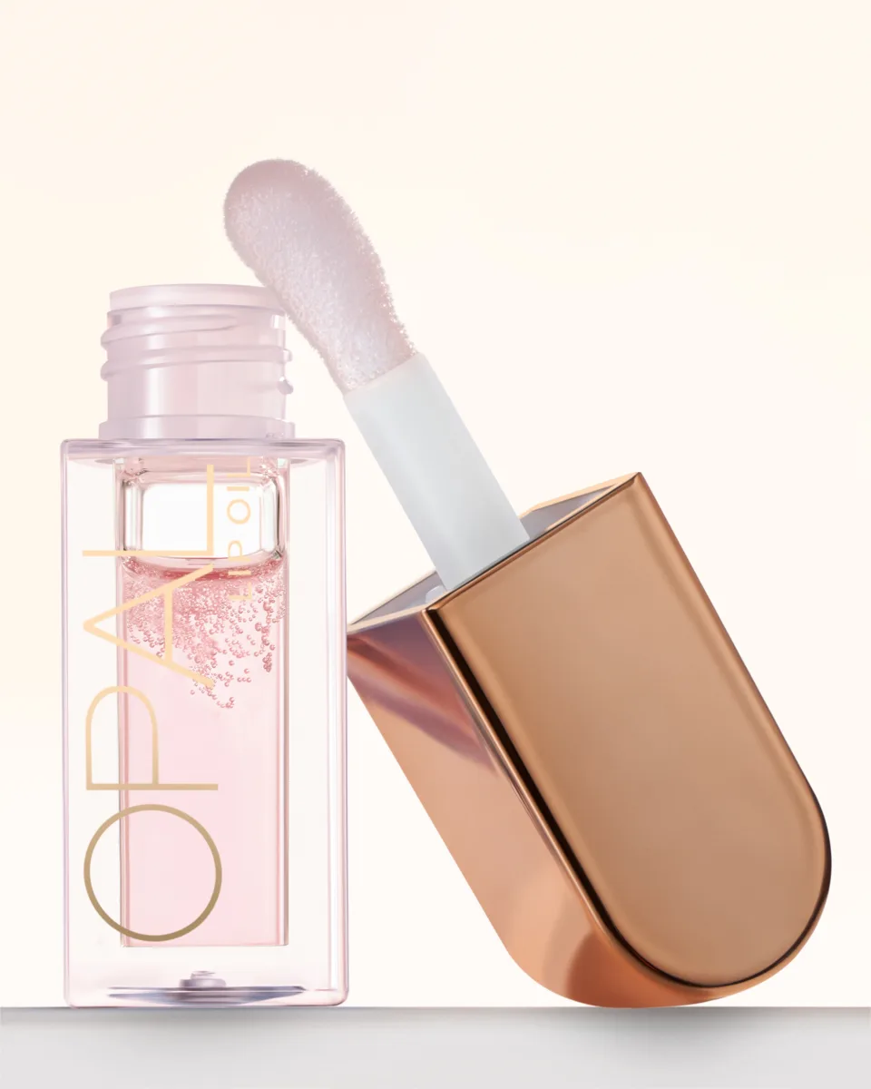 Тот самый блеск для губ, который хочется наносить каждый день! 💖

Lip Oil от Stellary — идеальное