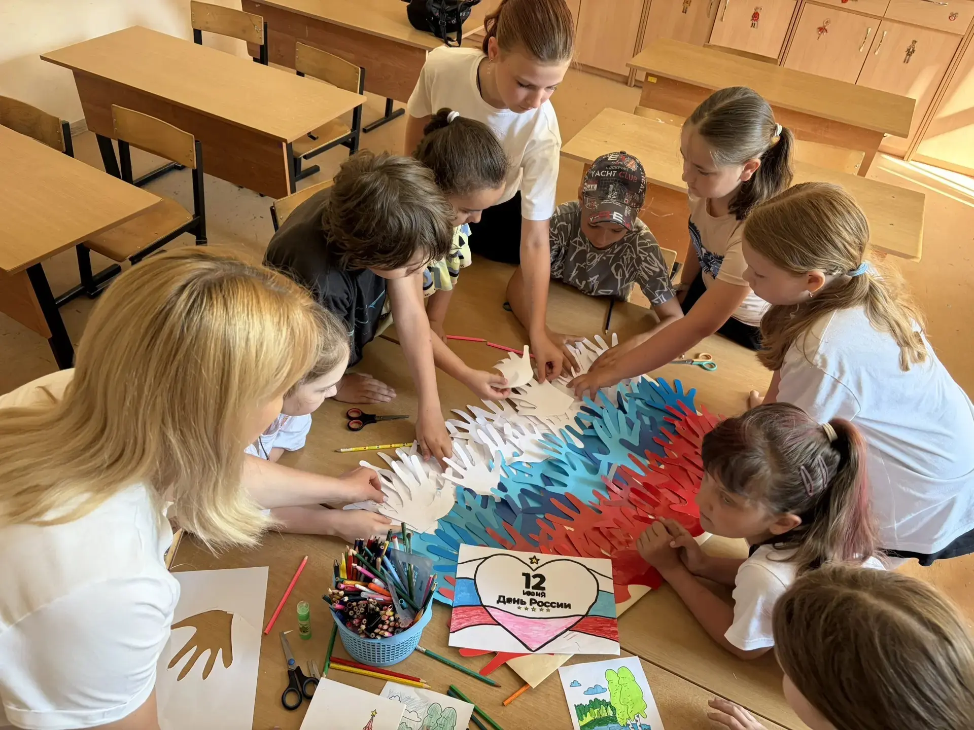 🇷🇺 День России в нашем лагере "Планета детства": создаём праздник вместе! 🇷🇺

Ура! Сегодня наш л