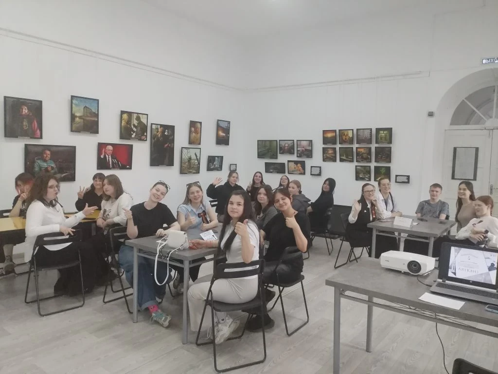 Искусство Победы: Погружение в историю через творчество! 🎨

Май 2026 года стал особенным для студен