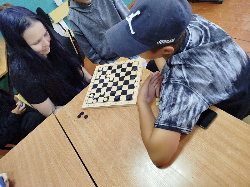Сегодняшний день прошел под девизом: «И головой, и руками, и ногами!»
♟️ Утро стратегов: В отрядах г