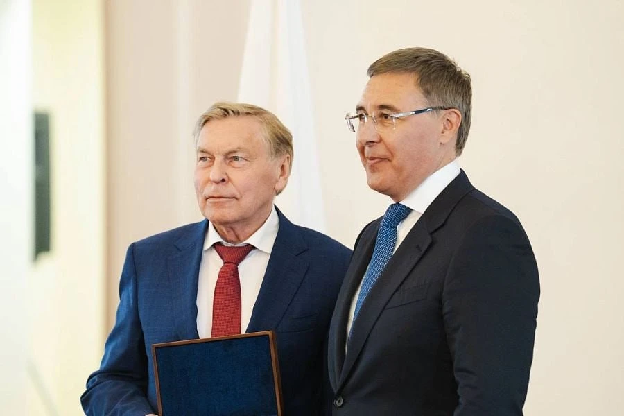 Поздравляю Владимира Михайловича Филиппова с наградой Минобрнауки России!

Президент РУДН Владимир М