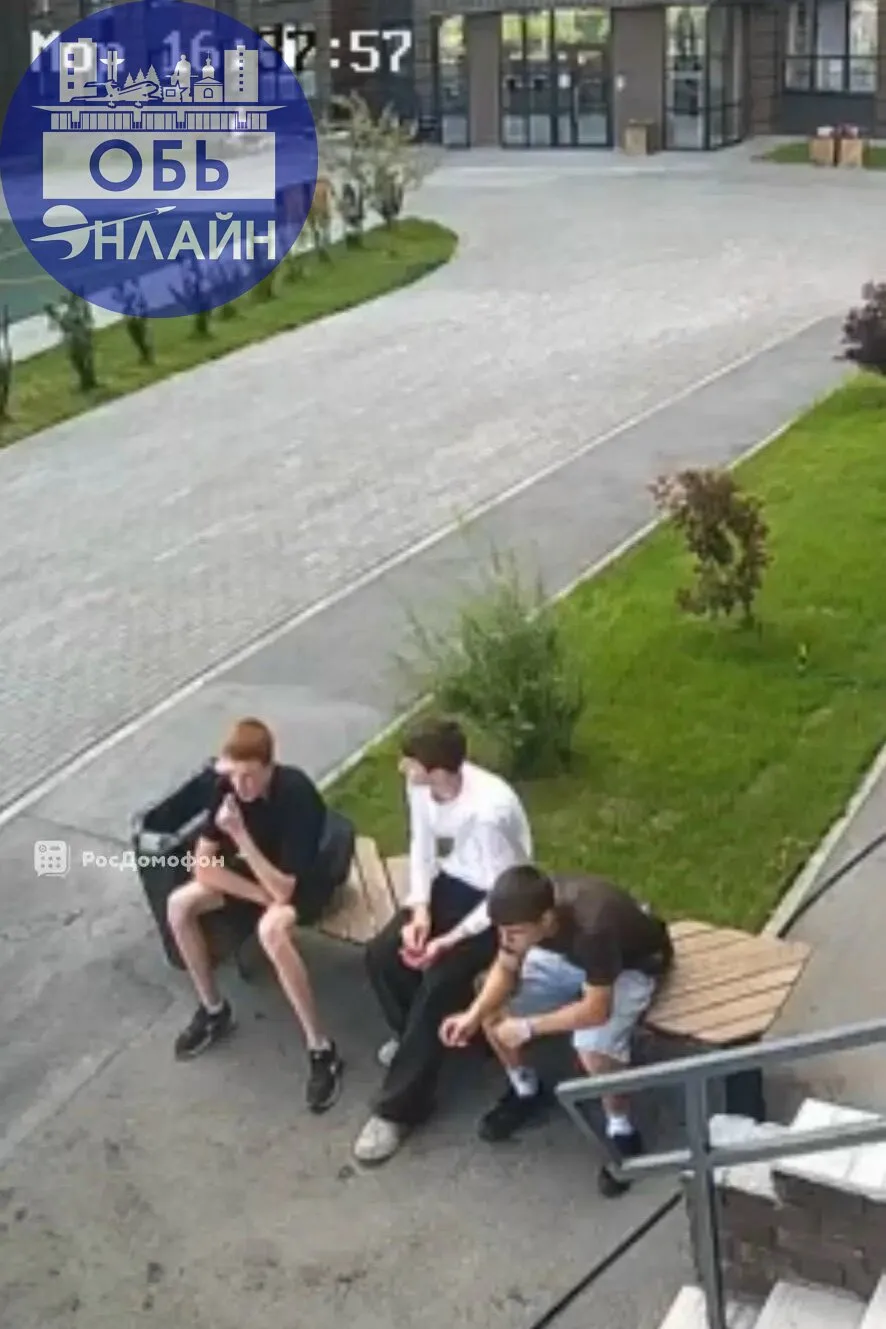 Всех узнавших подростков на фото разыскивают в чате Город Обь:

https://max.ru/join/Hv5K1PI1SkF3Qtt9