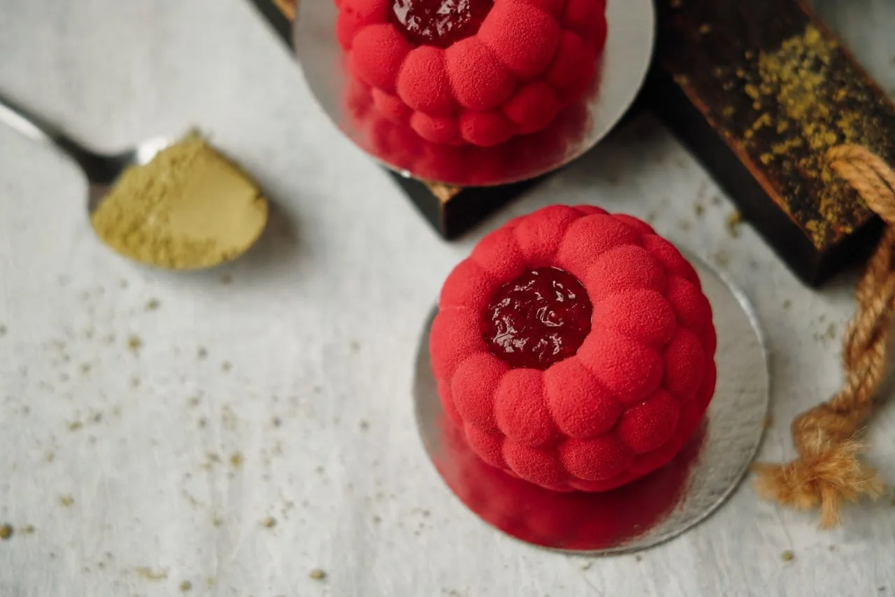 На неделе отсняли корпусную «Малину» и сделали новые кадры с ней 🥰 красота! 

- миндальный бисквит 