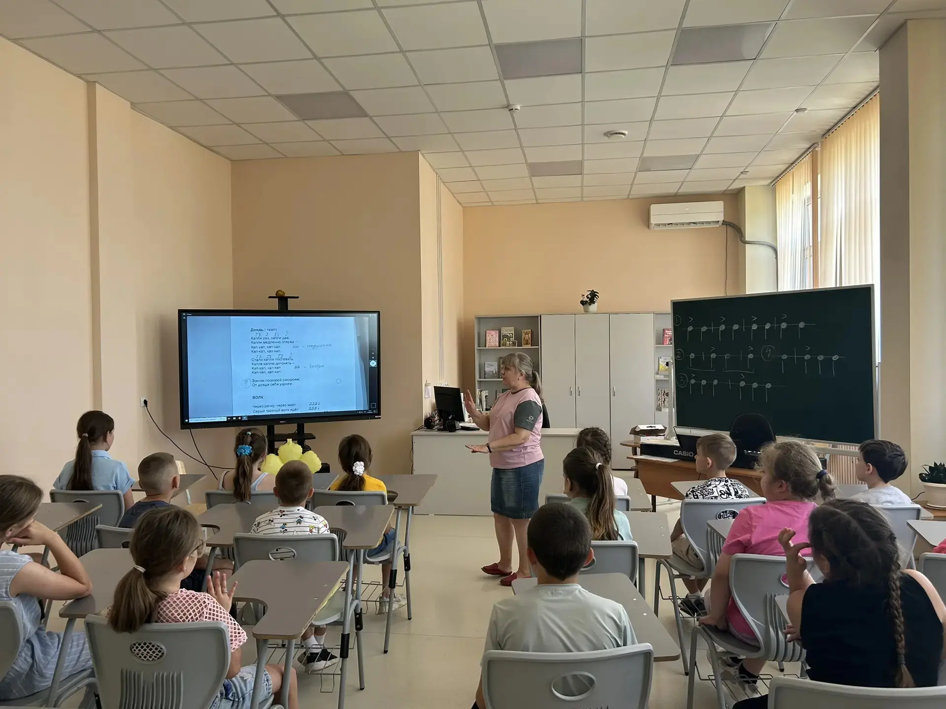 🤝Девятый день летнего приходящего лагеря прошел под названием: «День друзей».
☀Утро началось с бодр
