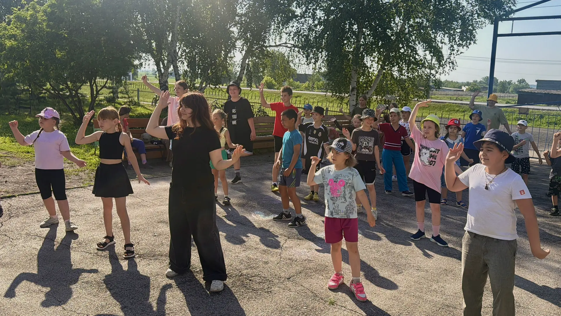 🙌🏻Чтобы день твой был в порядке, 
начинай его с зарядки! 

☀️🤸🏼‍♀️Проведение зарядки в лагере — 