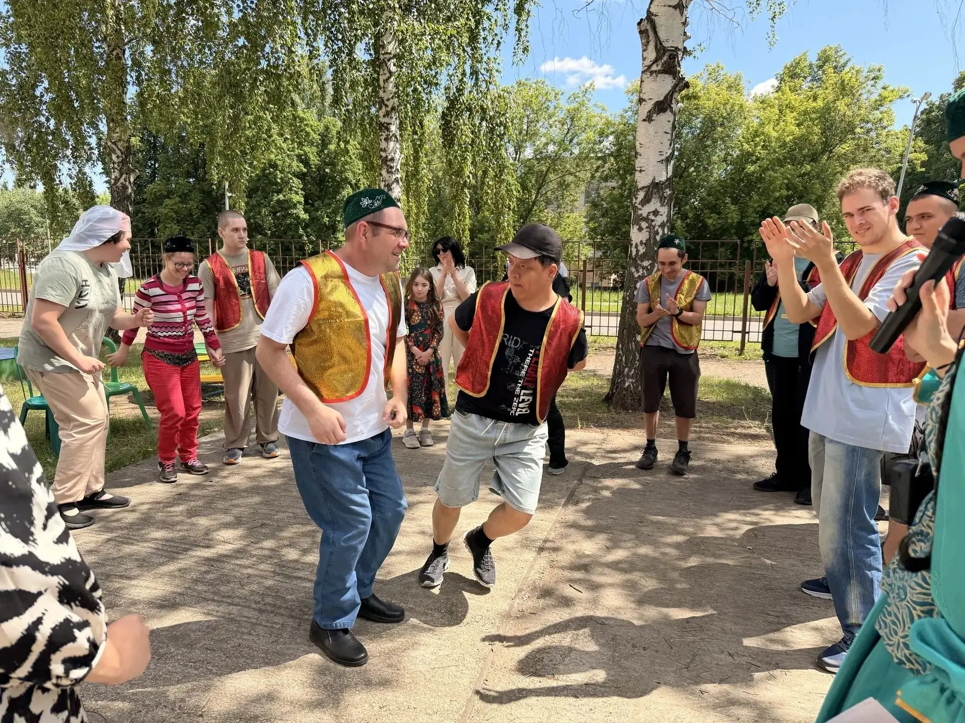 «В сердце России - мои Челны»: в КЦСОН «Доверие» прошел Сабантуй, приуроченный к Дню России.
В отдел