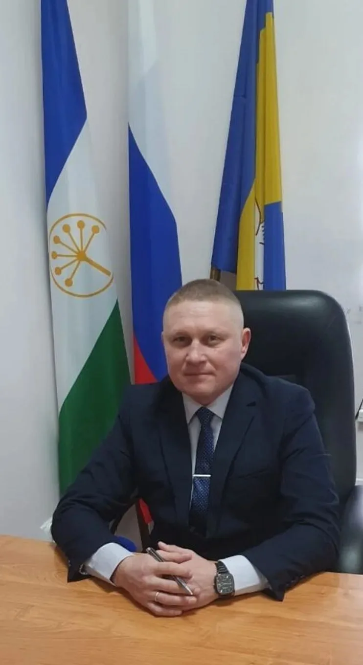 Сегодня Рустам Ильфирович Фархутдинов досрочно сложил полномочия главы и депутата сельского поселени