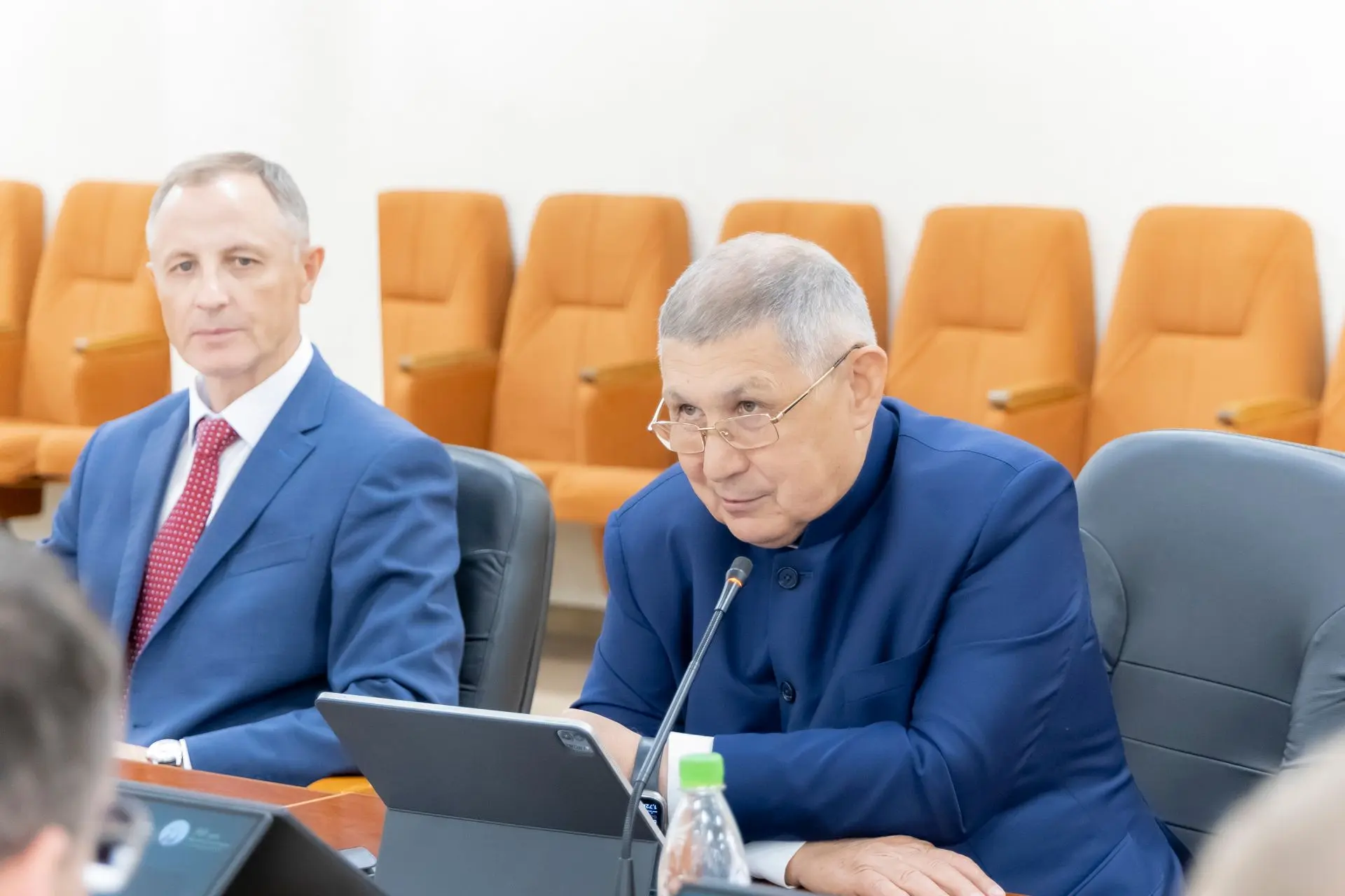 Президент Академии наук РТ встретился с  руководителями научных организаций СНГ и региональных научн