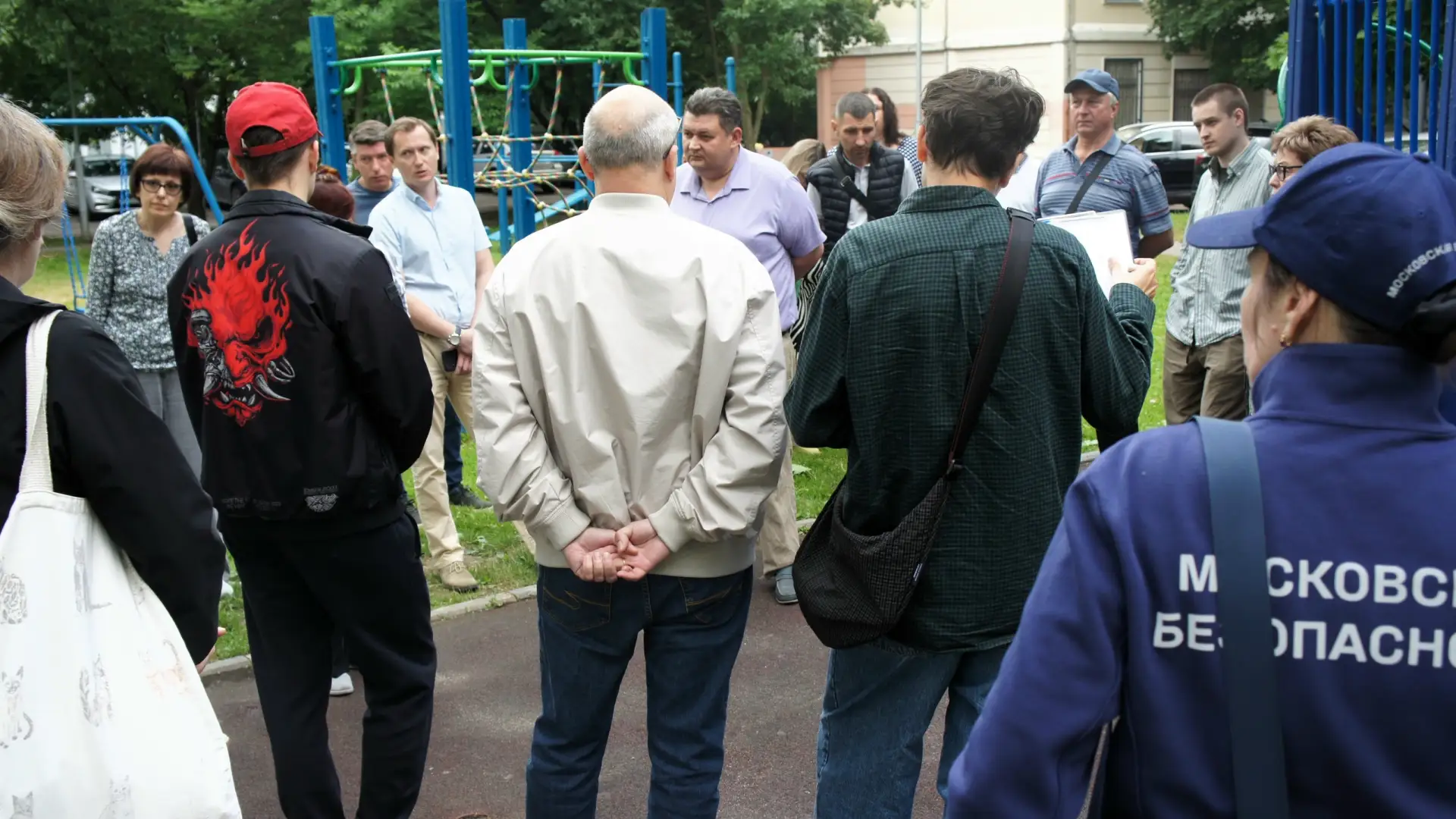 Щербинка | Дрожжино | Бутово | Москва🏡

Встреча заместителя главы управы с жителями и осмотр досуго