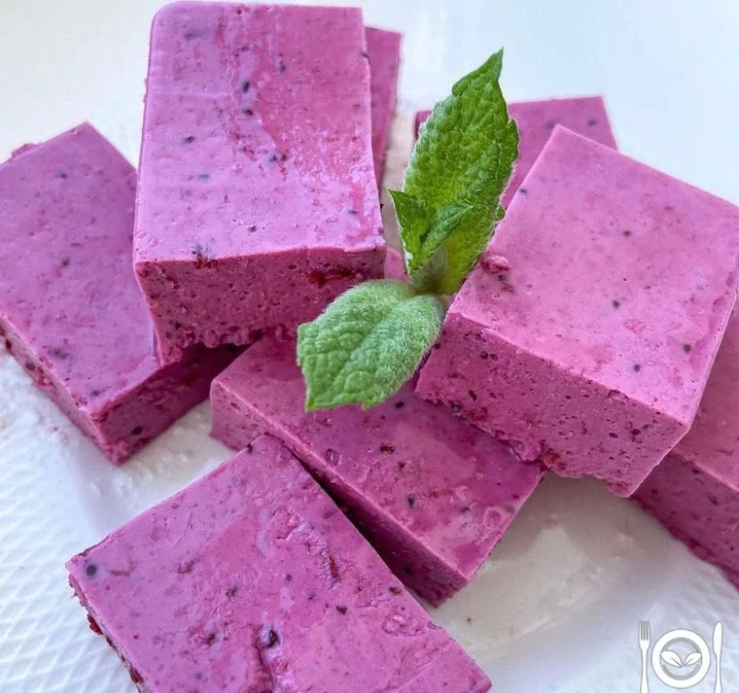 Вкусняшки для худеющих - Смородиновый суфле

КБЖУ на 100 г: 116/10/3/13

Ингредиенты:
▫️Чёрная сморо