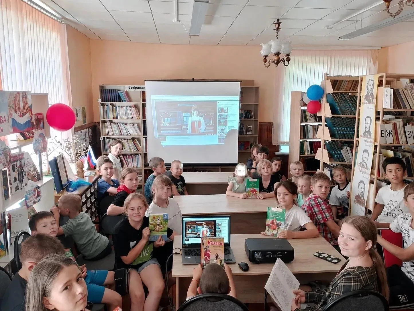 📖 Шестой день — день родного языка и великого поэта!

Сегодня наш лагерь преобразился: отовсюду слы