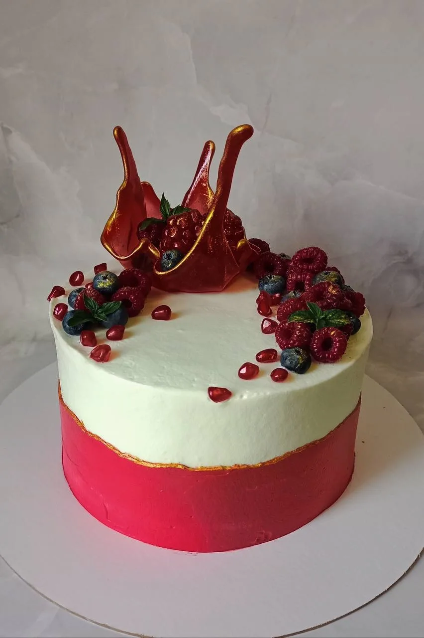С нуля к первым заказам и заработку 💸🍰

Ольга пришла на курс с очень понятной ситуацией: работает 