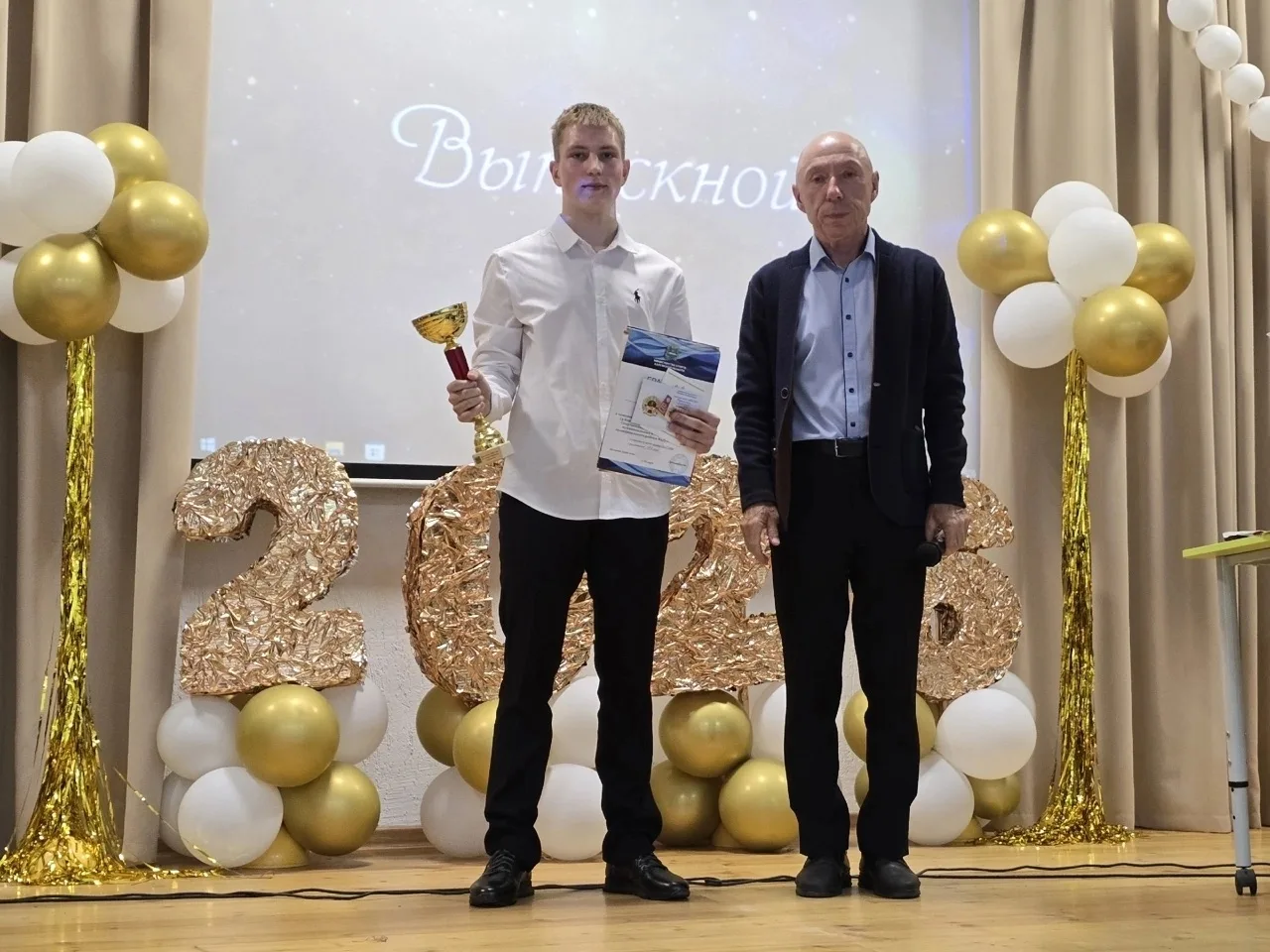 🙌В дополнение к итогам уходящего учебного года, когда все школьники получили заветные аттестаты, вы