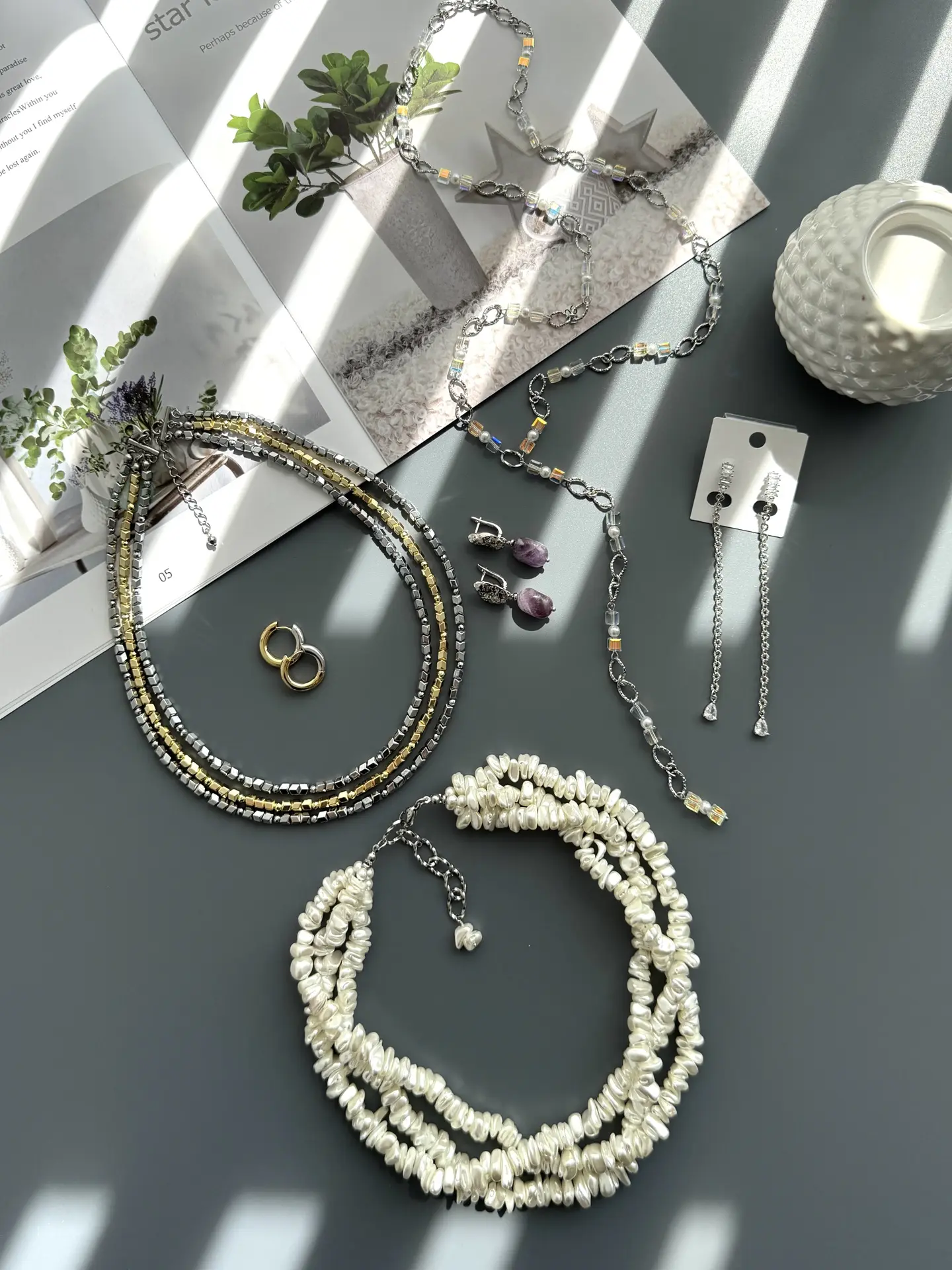 СЕГОДНЯ УСПЕЛА до упаковки отснять все украшения на отправку🎁 По фото видно, как менялся солнечный 