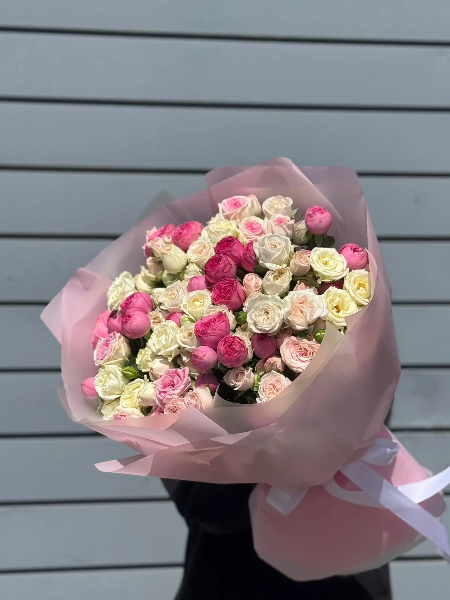 Кустовые розы — для тех, кто ценит объём и естественную красоту🌺

 Составим букет под ваш бюджет 🩷