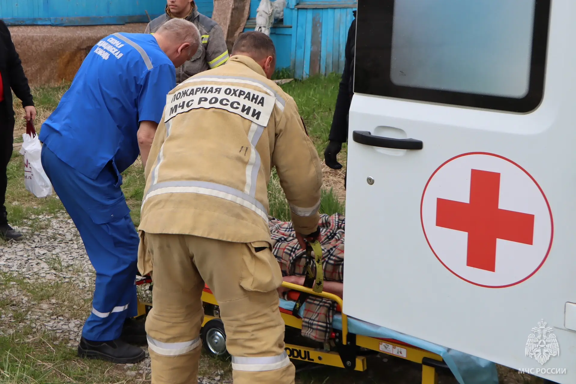 🚒🚑 Рабочие будни: пожарные помогли медикам скорой помощи

📍В Нарьян-Маре и поселке Искателей прод
