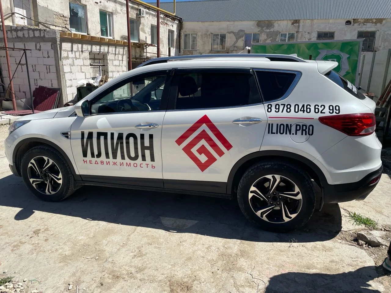 Брендирование автомобилей 👍

Полная заклейка - не всегда уместно.
И при разработке макета - важно п