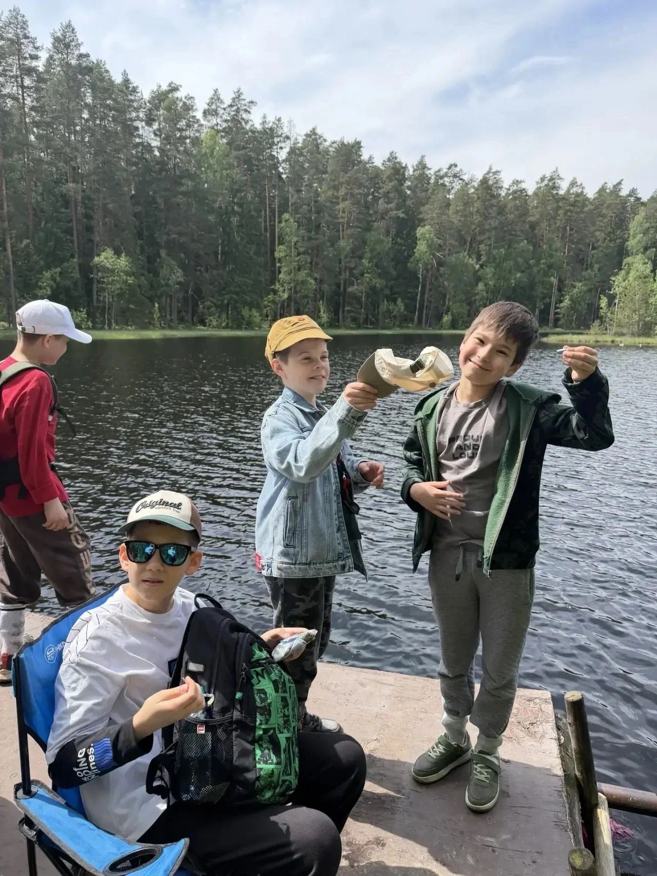 #ИдемвПоход 
🏕Снежной зимой в 4 «А» классе появился вопрос: «Почему бы нам не сходить в поход?!» 

