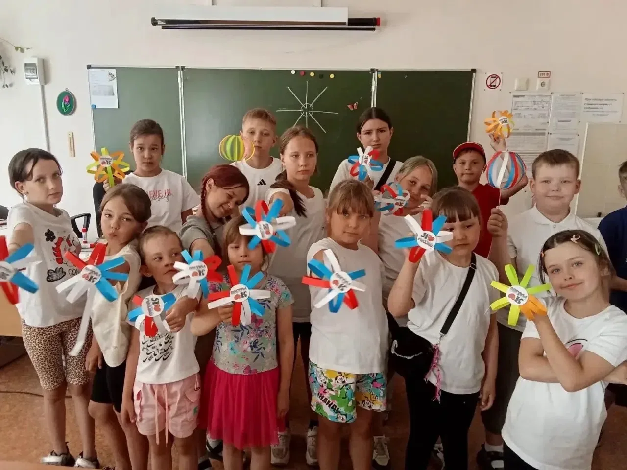 С Днём России, друзья! ❤️🇷🇺

Сегодня в нашем пришкольном лагере прошёл большой праздник, посвящённ