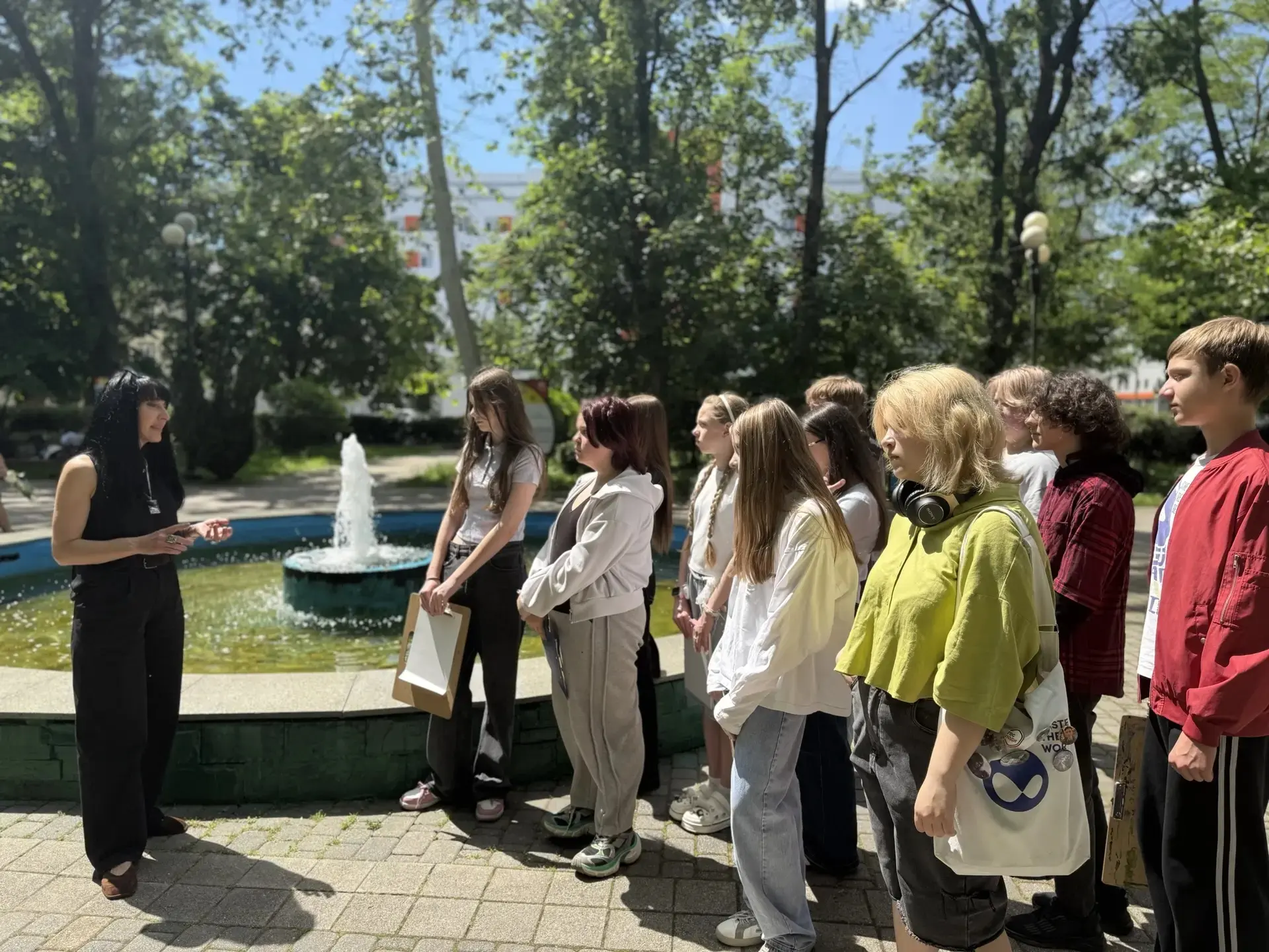 🎨 Лето — время творчества и приключений! 🌿

Лето — это не только пленэры, вдохновение и новые худо