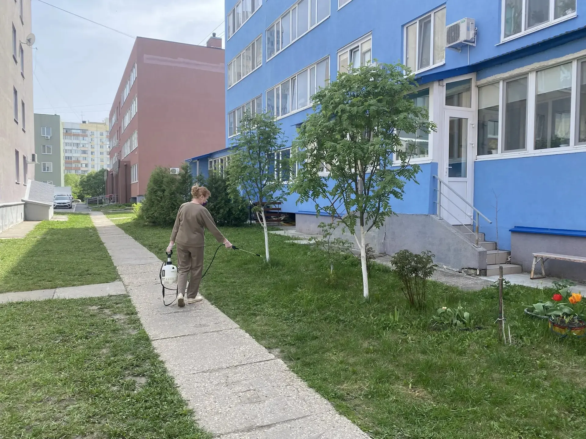 Проведение противоклещевой (акарицидной) обработки в весенне-летний период очень важное мероприятие.