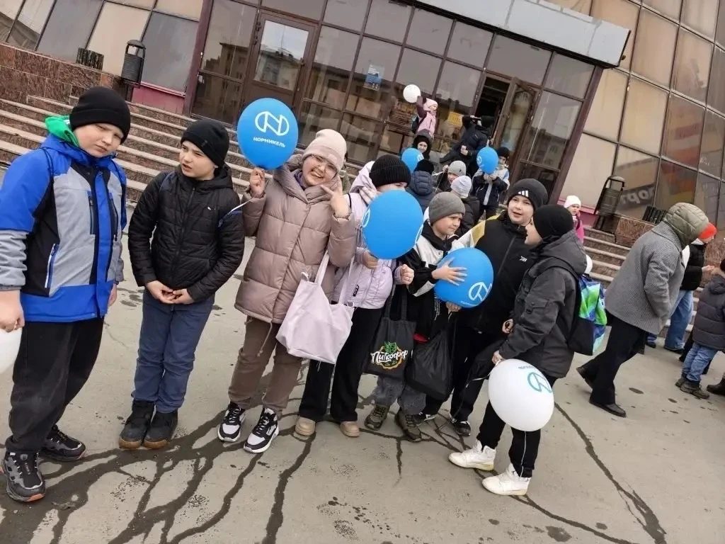 🎬 **Наши 4-й классы— в кино!** 🍿

Вот и пролетел ещё один учебный год! Впереди — долгожданные летн