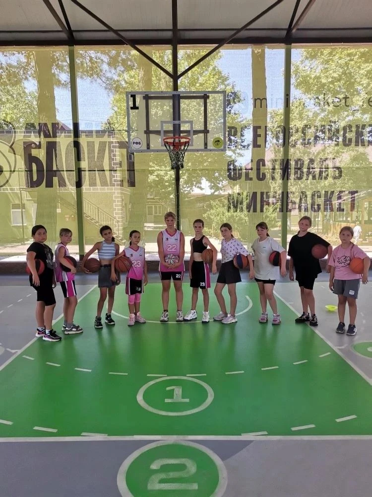 С 14.06.2026 по 29.06.2026 команда юных баскетболисток спортивной школы №2, вместе со своим тренером