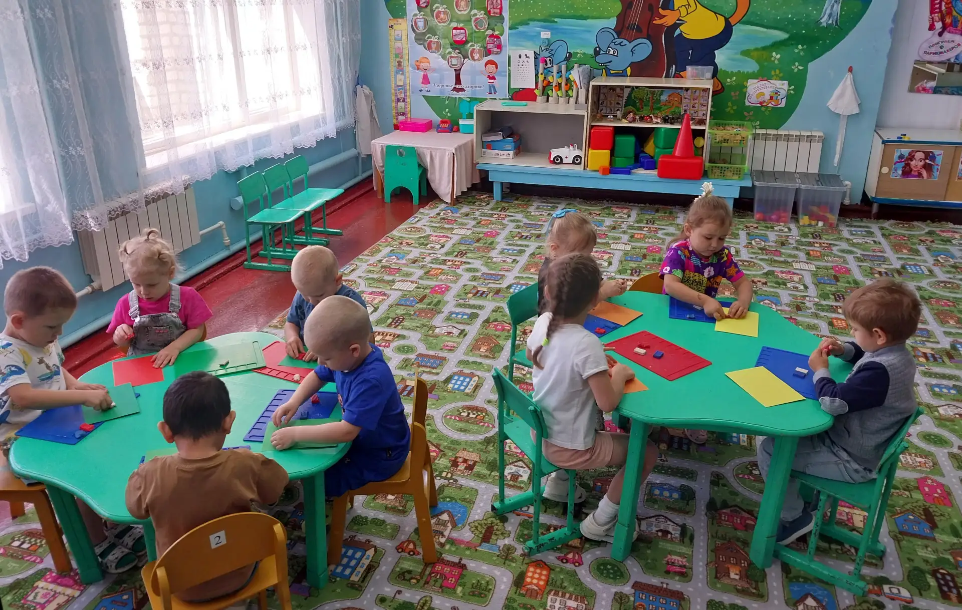 В продолжении проекта  "Наша родина - Россия", и в преддверии праздника дня России.  Мы с ребятами, 