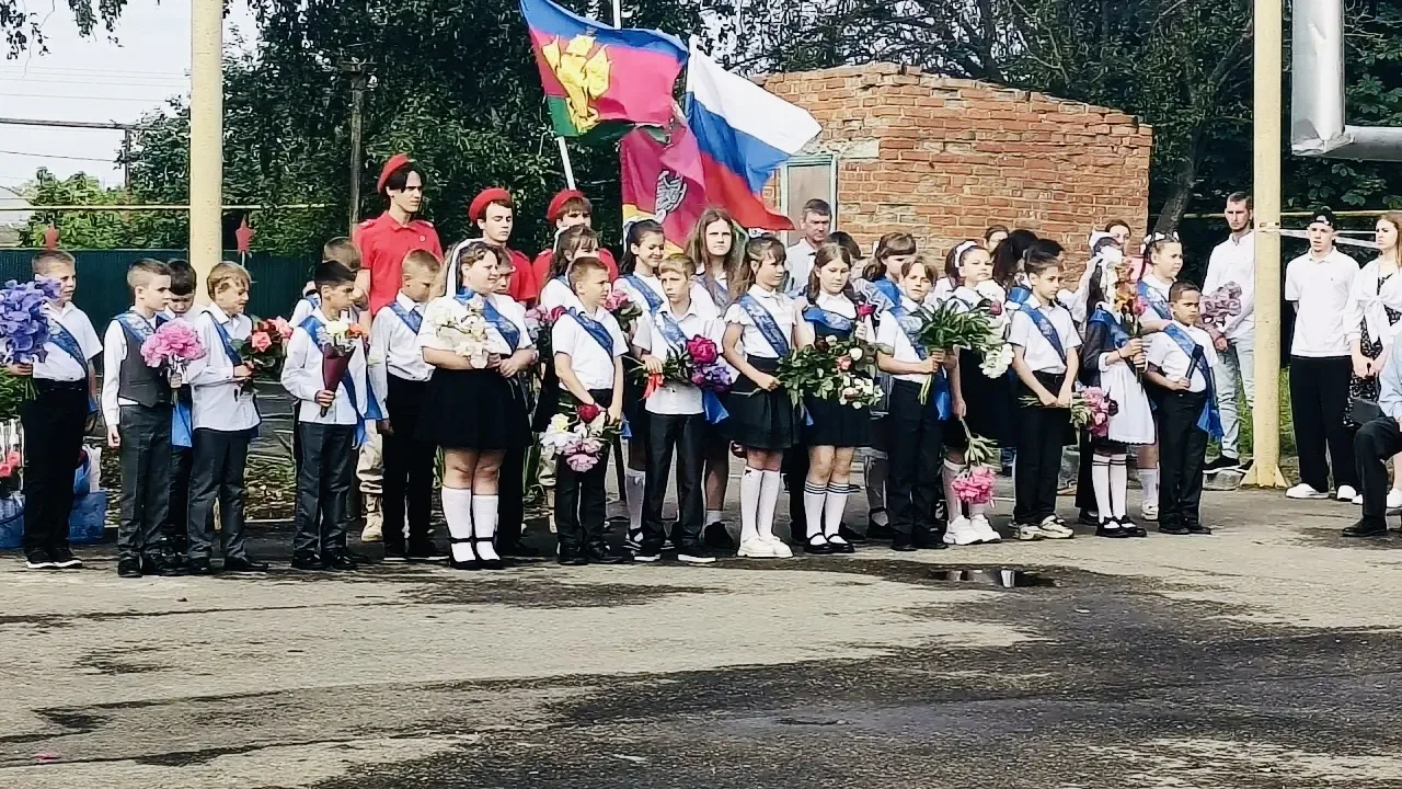 🔔 Сегодня в школе №5 прозвучал последний звонок! 🎓

Вот и пролетели школьные годы... Сегодня для н