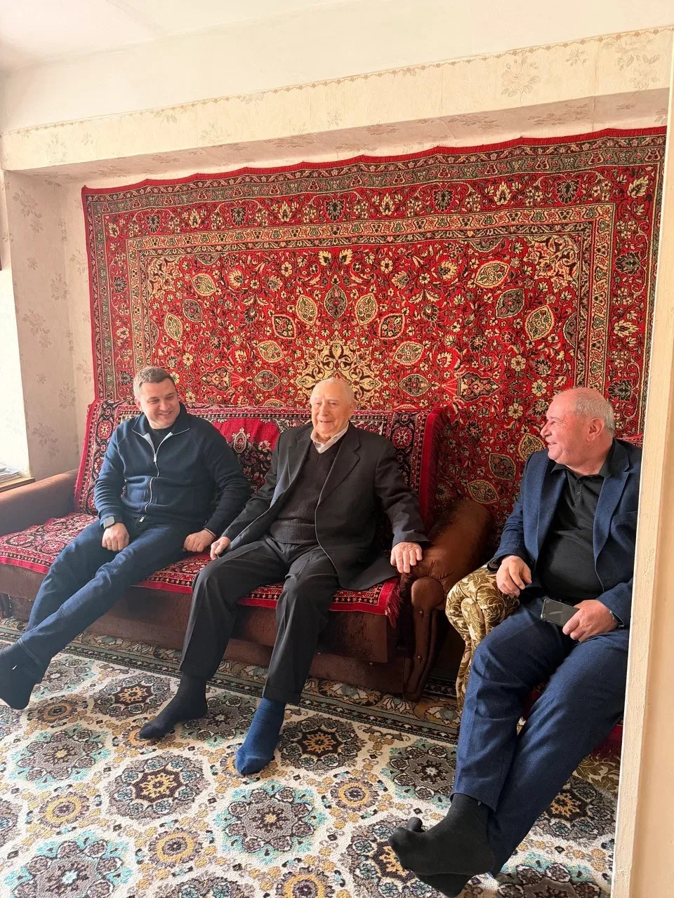 Поздравил нашего друга-ветерана ВОВ Юрия Петрухина с Днём Победы! 

Для меня большая честь лично ска