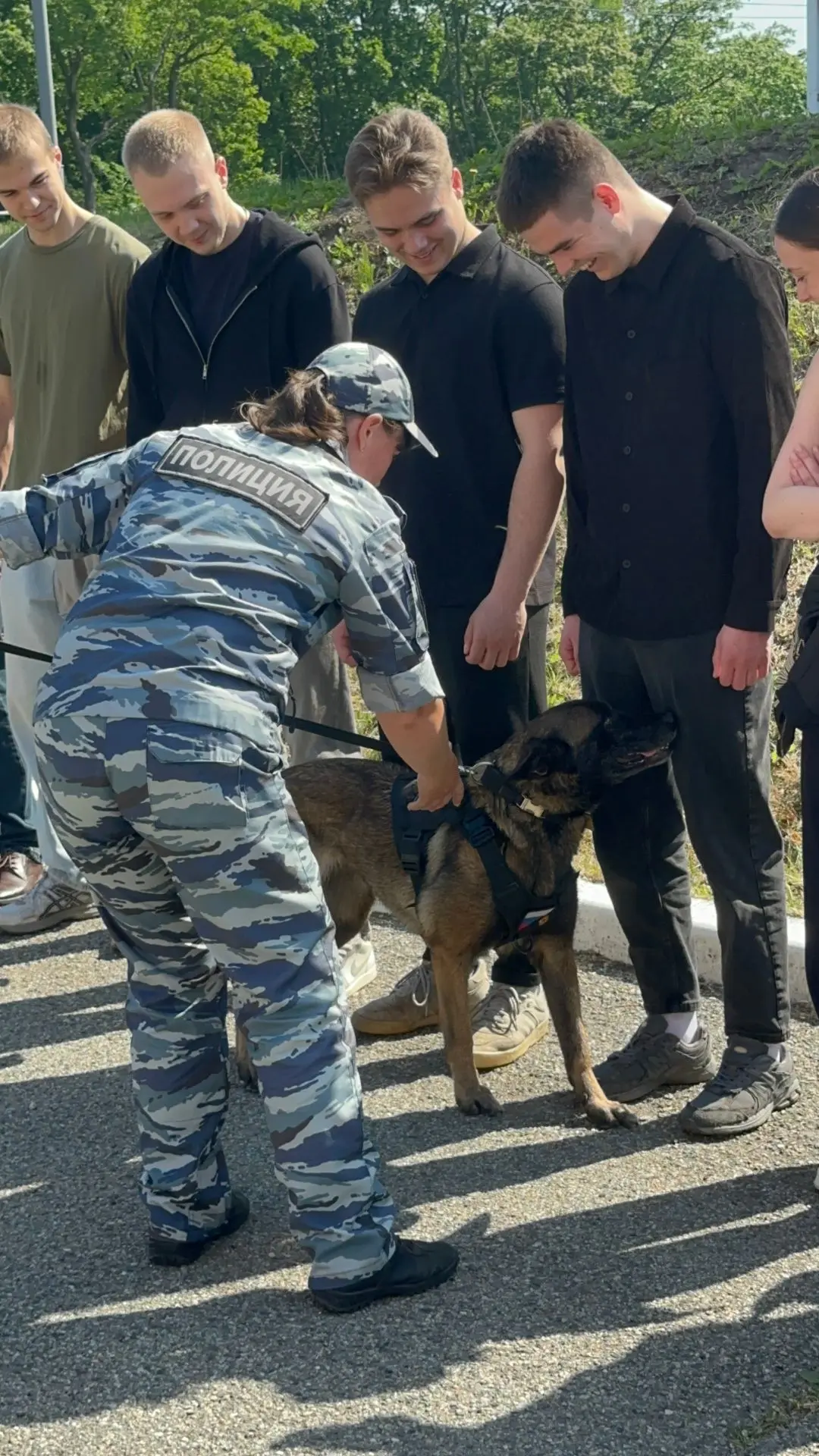 Практика по уголовному процессу и криминалистике на свежем воздухе: студенты Юридической школы ДВФУ 