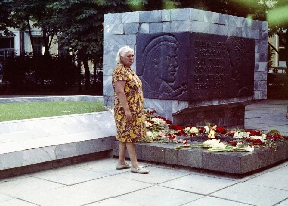 Вечный огонь. 1978 год.

Подпишись на Историю Феодосии в Махе