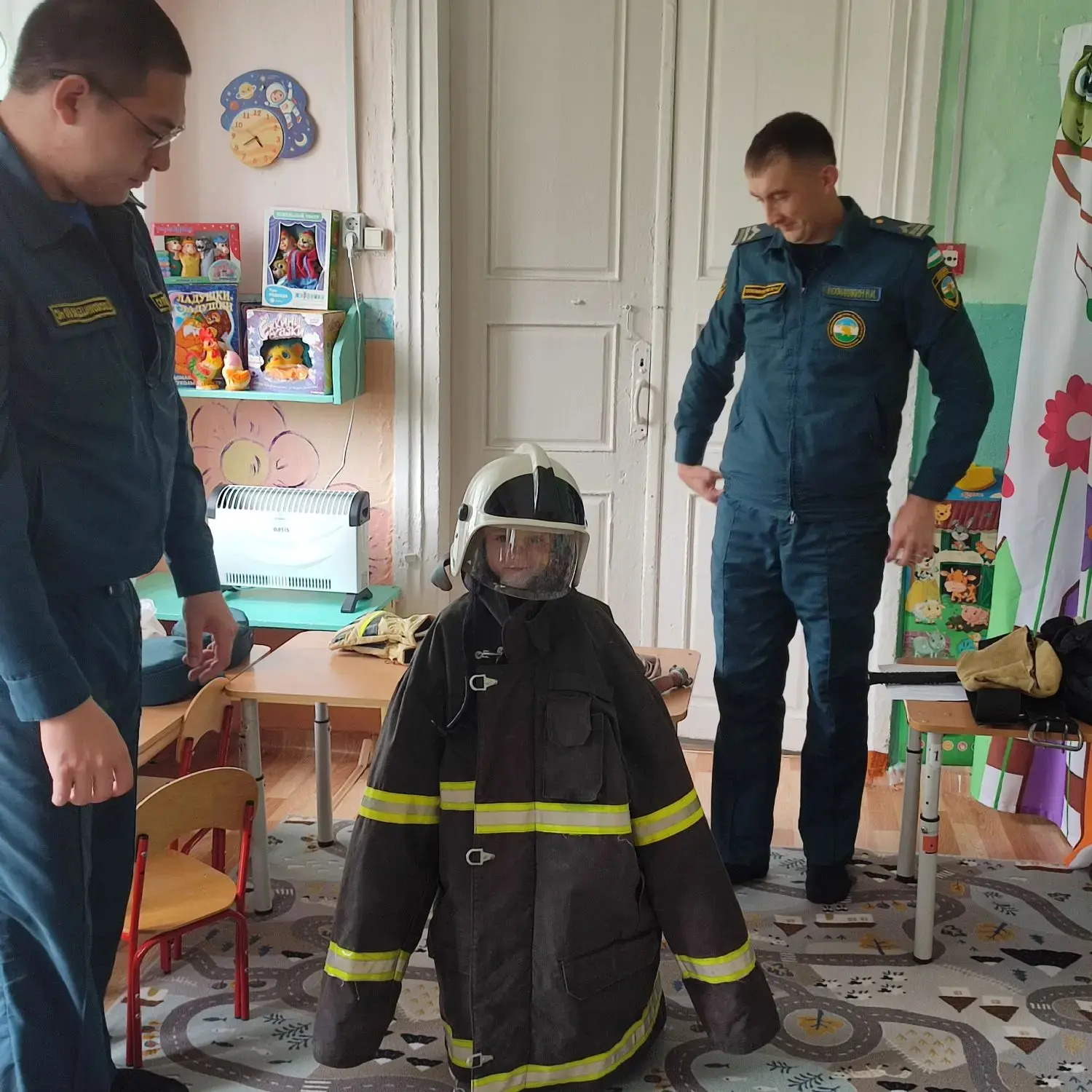 Встречи сотрудников МЧС с сотрудниками и воспитанниками нашего детского сада стали доброй традицией.