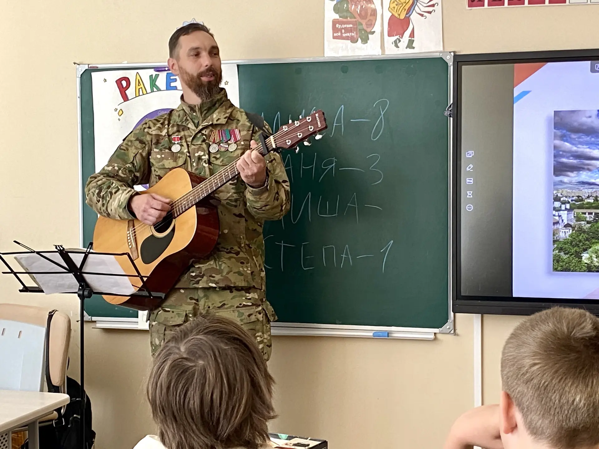 🔥Важный гость в лагере "Улыбка"
Сегодня в нашем лагере "Улыбка" царила особая атмосфера – к нам в г