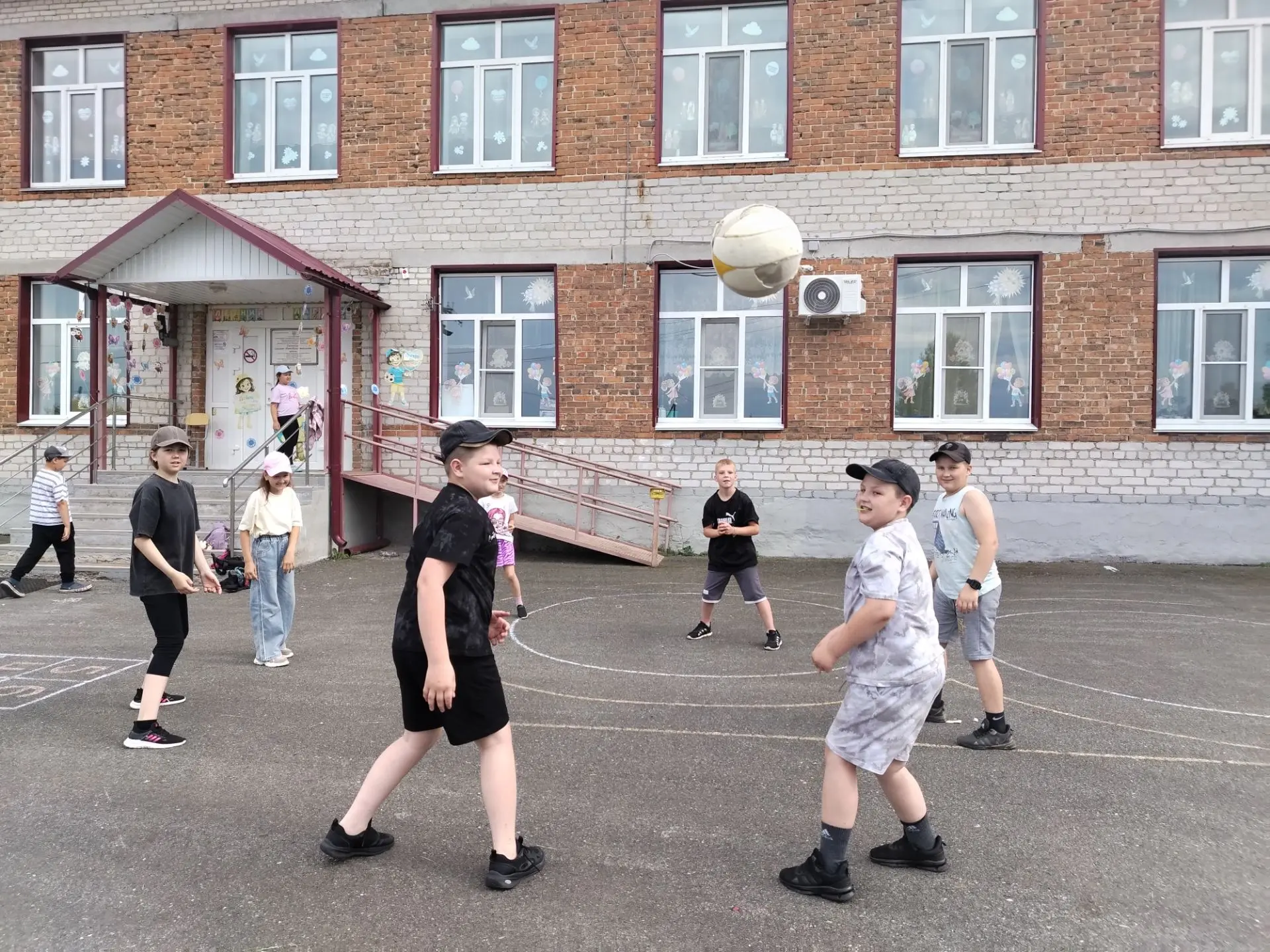 🎉 "День мастеров" в «Острове Дружбы» 🎉✨  

16.06.26 отряды «Пилигримы» и «Исследователи» продолжил