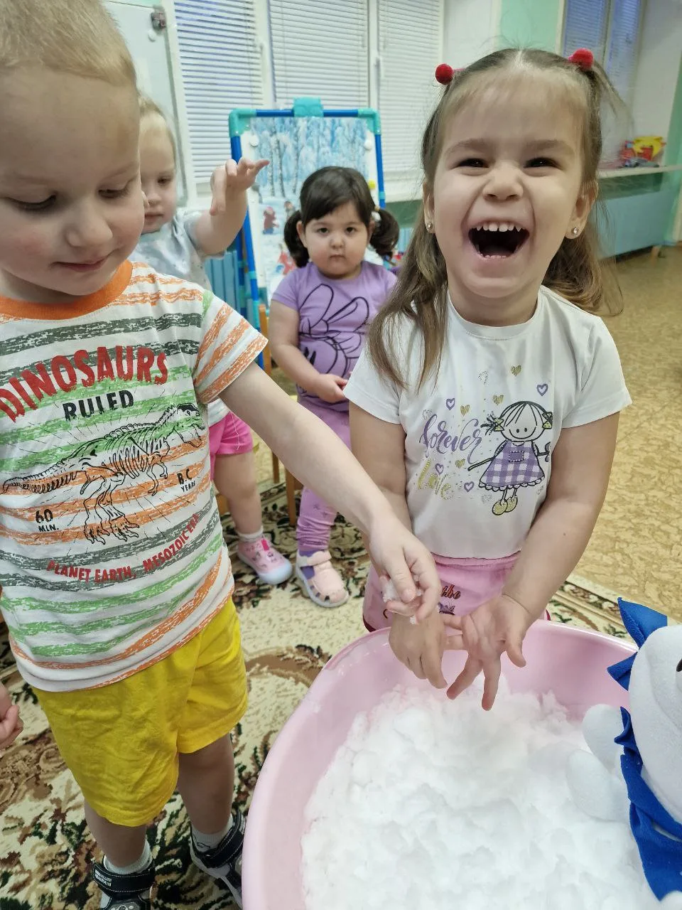 Бабушка "Загадушка" сегодня побывала и у группы "Веселые зайчата" 🐰
Ребятишки часто отгадывают  заг