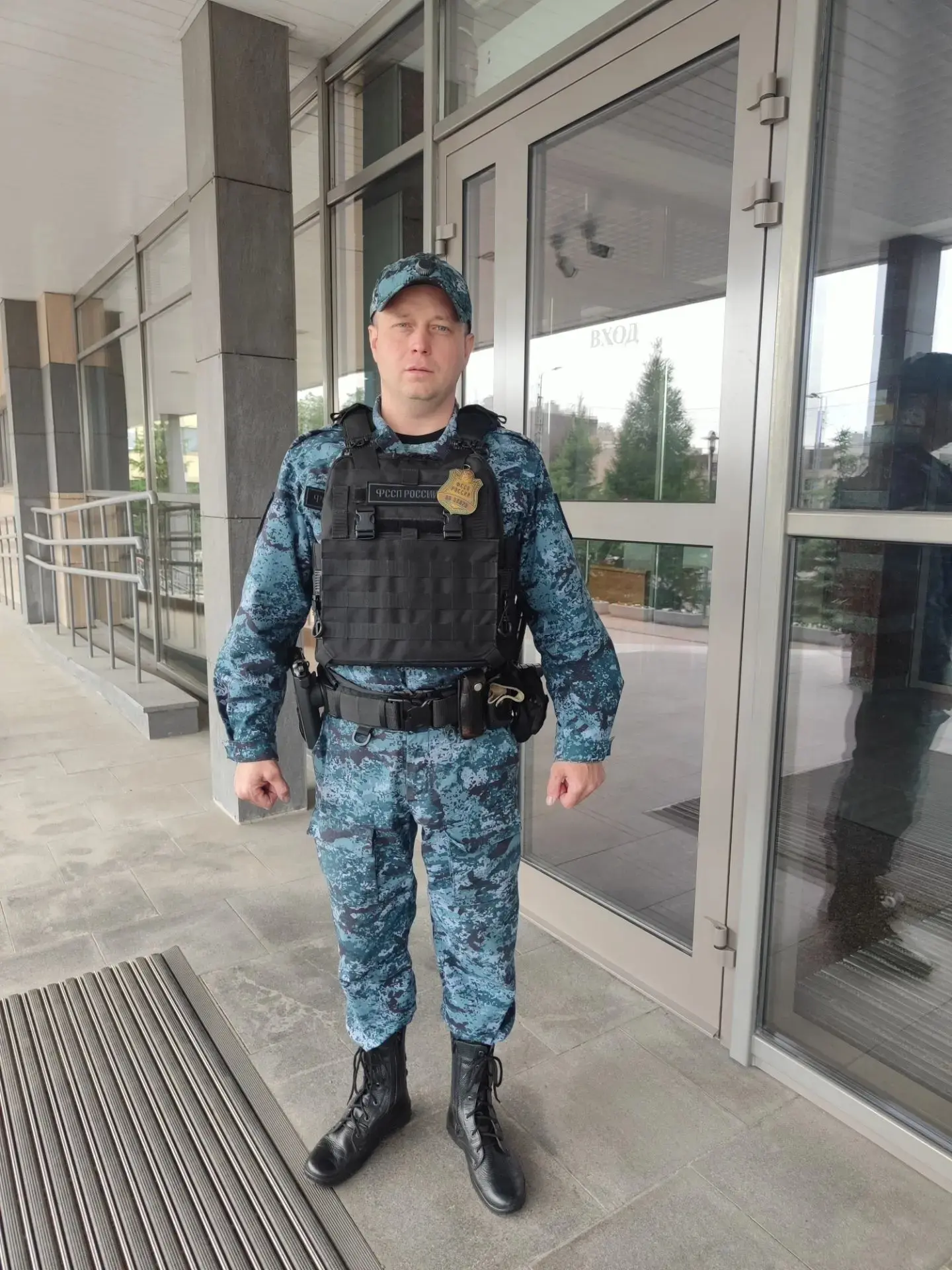 Внушительное лезвие в трости обнаружено судебным приставом

В Петрозаводске мужчину не допустили в п