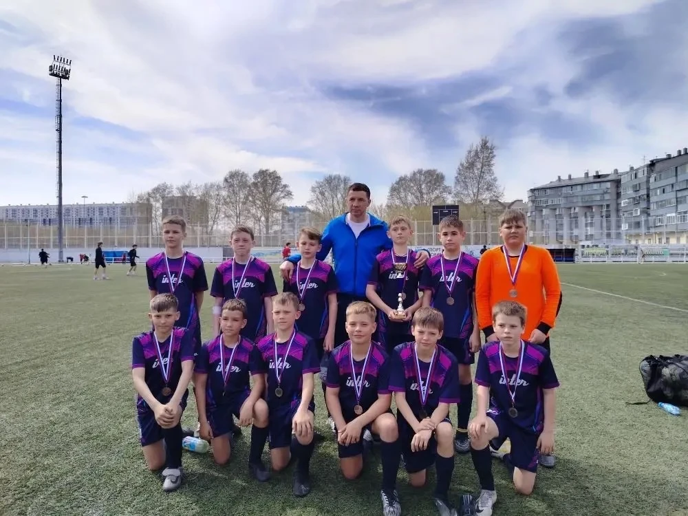 🏆 Итоги турнира по футболу в Барнауле!

⚽ С 24 по 27 апреля в Барнауле состоялся турнир по футболу,