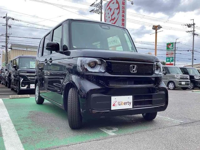 🚗 Honda N-BOX, 2026
Двигатель: 0.7 л, 58 лс, бензин
Коробка передач: вариатор
Привод: передний
Проб