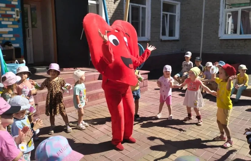 👨‍👩‍👧‍👦День семьи, любви и верности – добрый, нужный праздник, важный для всех. 

🌼От этих поня