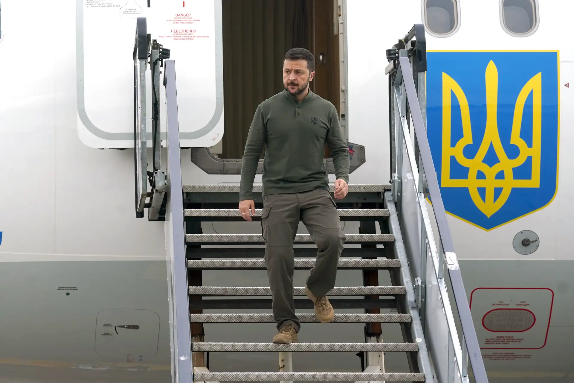 🇺🇸 Зеленский прибыл в США для переговоров с Трампом
 
Президент Украины Владимир Зеленский прибыл 