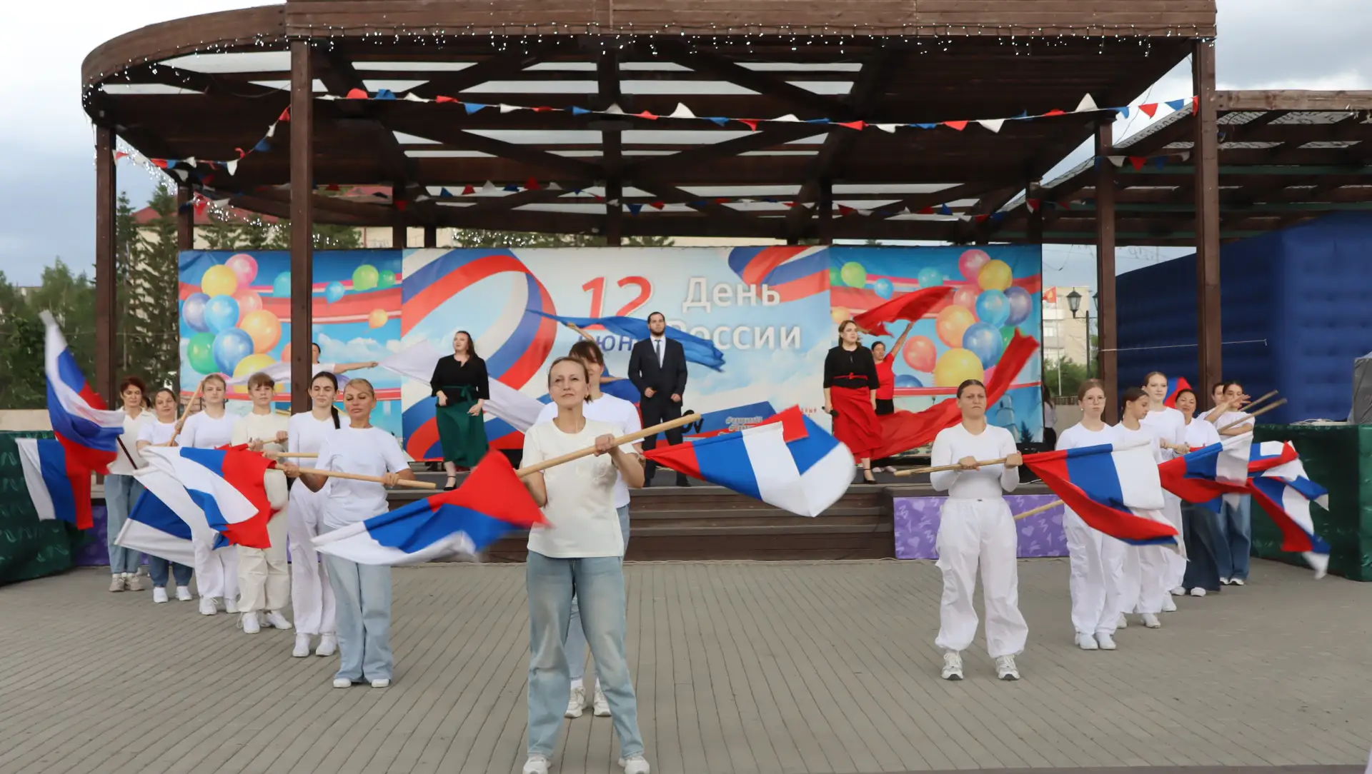 🇷🇺 «Мы — единый народ великой страны! В каждом из нас — частица России, в каждом сердце — любовь к