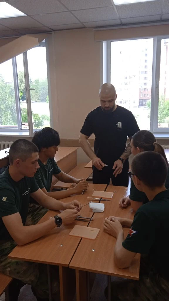 🔥 Новый этап в обучении! 

С 18 мая обучающиеся военно-медицинского класса  начали проходить уникал